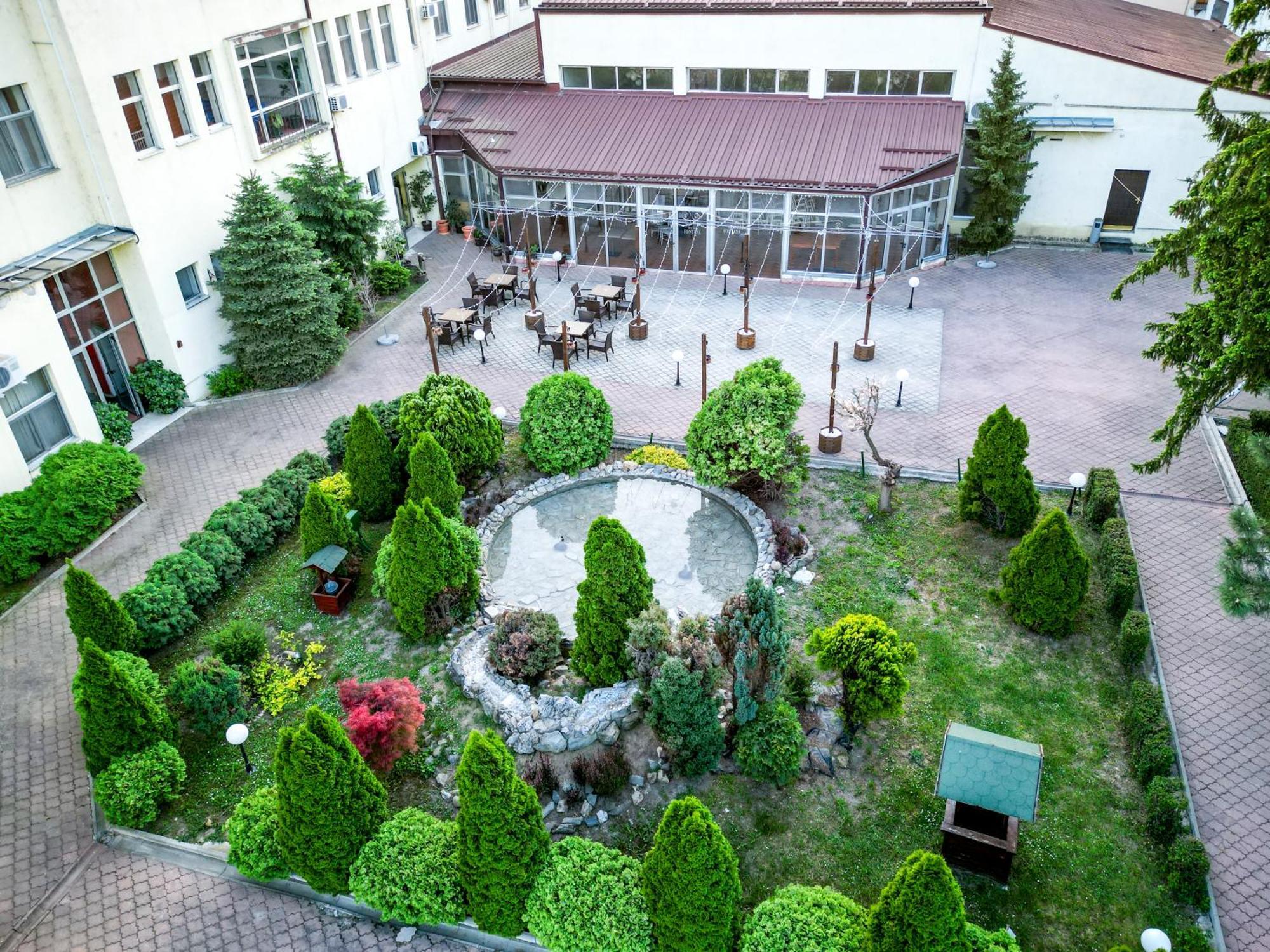 Hotel Fontana Bačka Palanka Exterior foto
