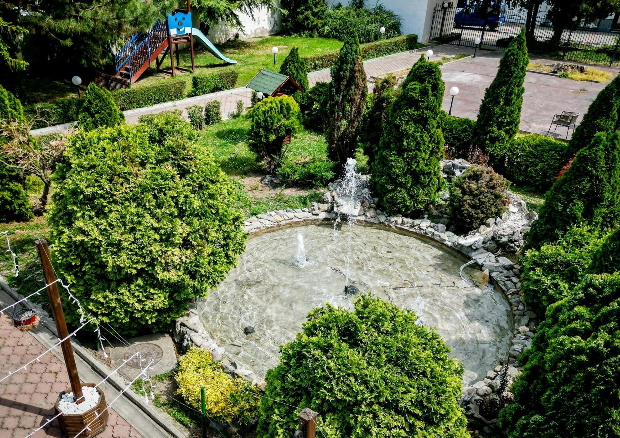 Hotel Fontana Bačka Palanka Exterior foto